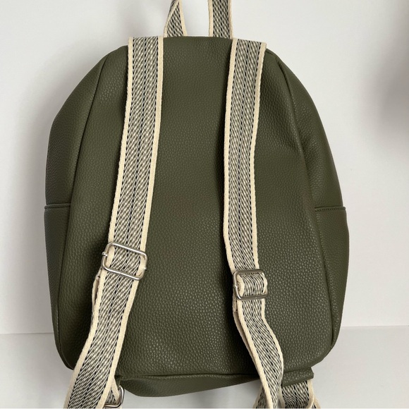 Thirty-one backpack. - Picture 2 of 9